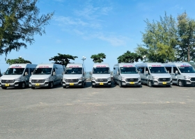 Xe Ngọc Tuyết đi bệnh viện